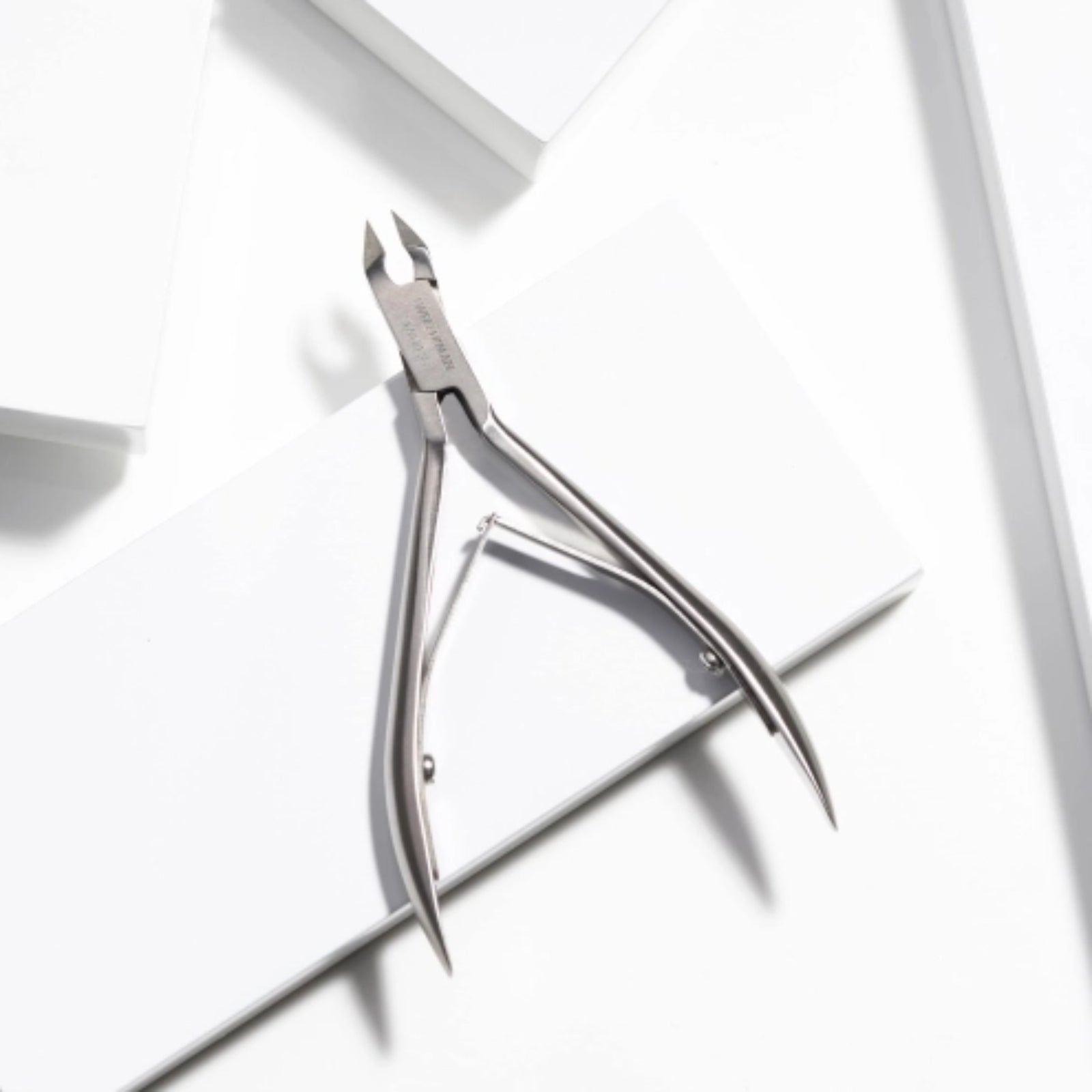 Tweezerman Rockhard Cuticle Nipper
