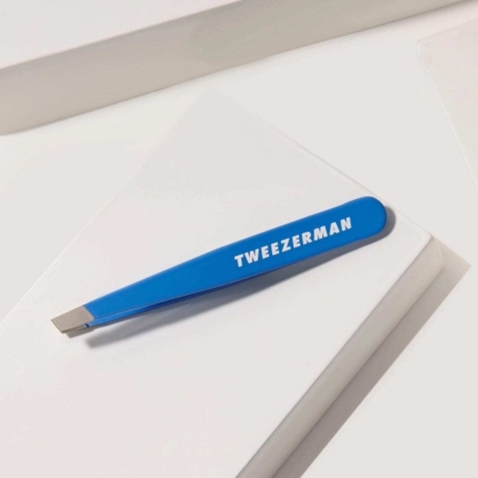 Tweezerman Bahama Blue Mini Slant Tweezer