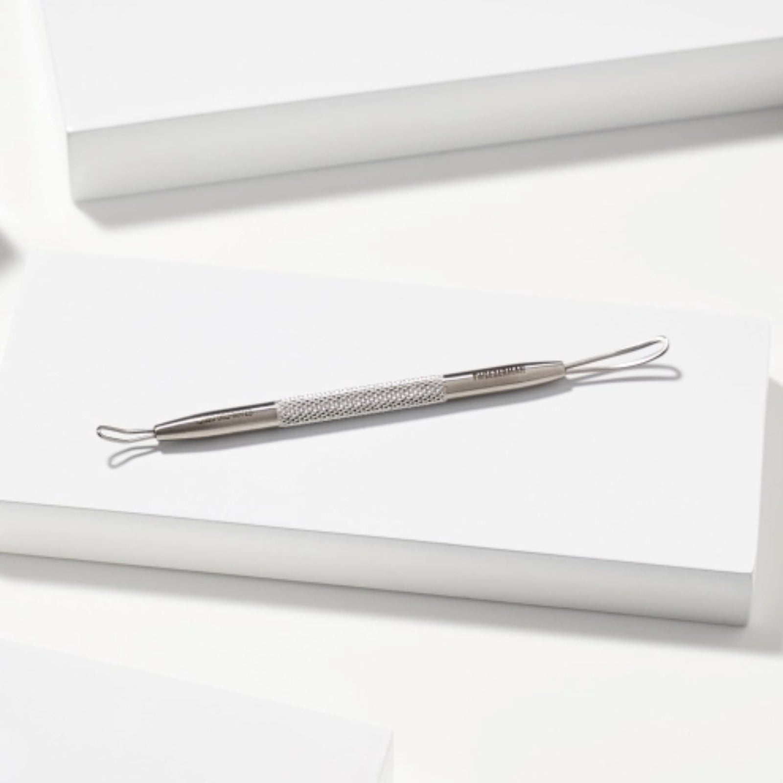 Tweezerman Whitehead & Blackhead Remover Skincare Tool
