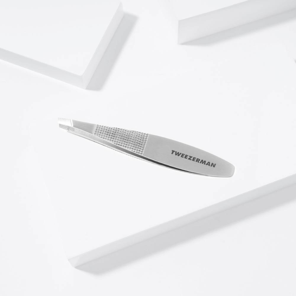 Tweezerman Wide Grip Slant Tweezer