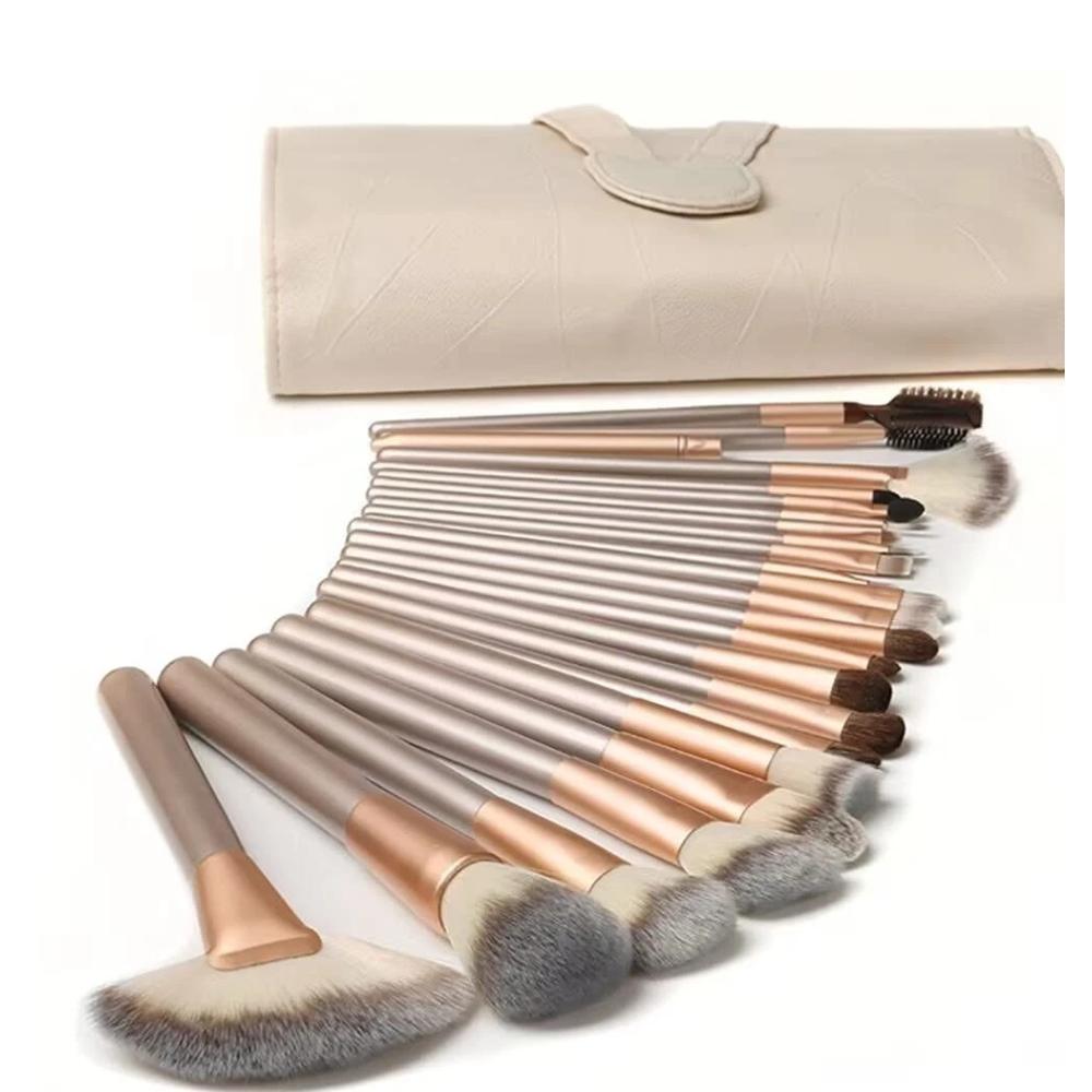 18 Piece Makeup Brush Set with Bag