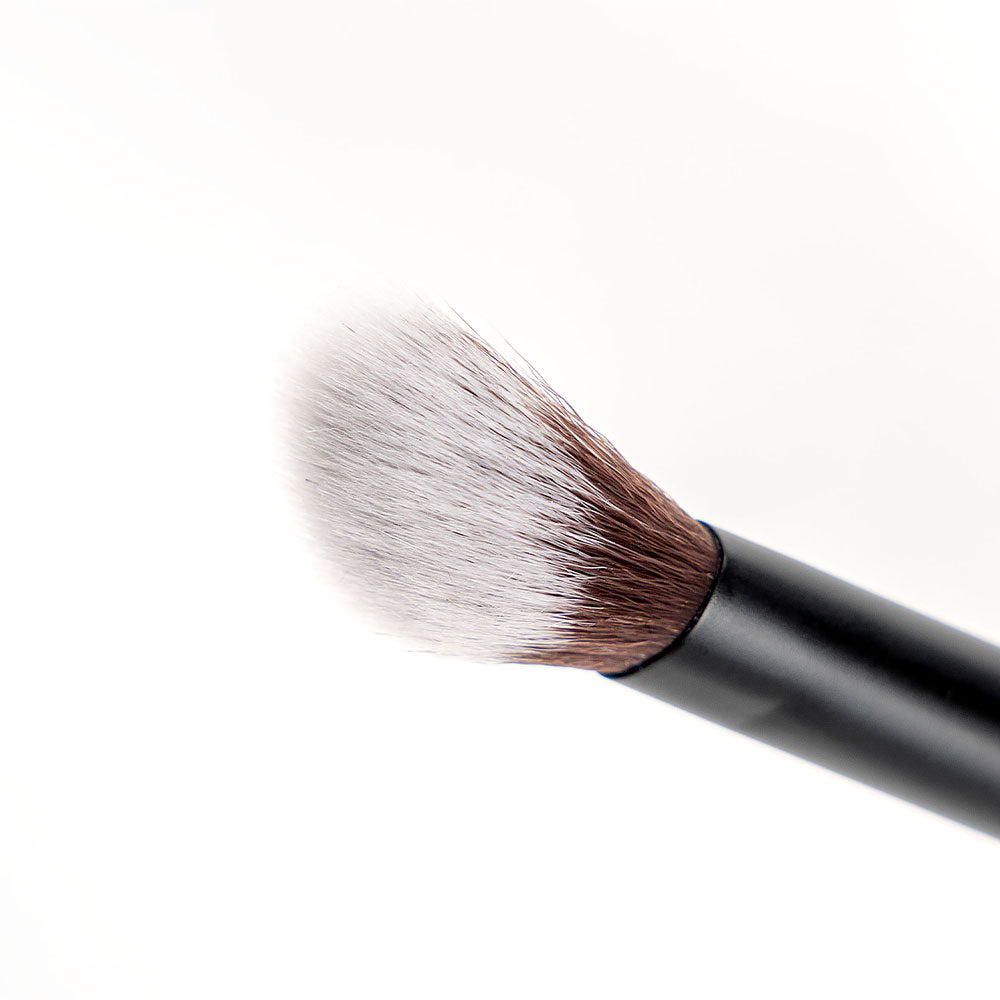 Brushworks No.25 Brightening Concealer Brush