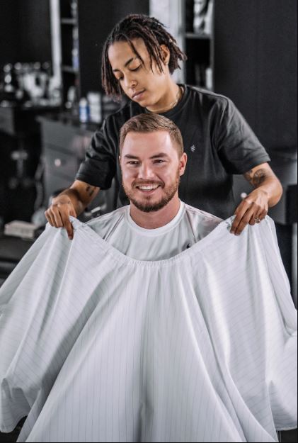 Barber Strong The Barber Cape Classic Collection White/Black Stripes