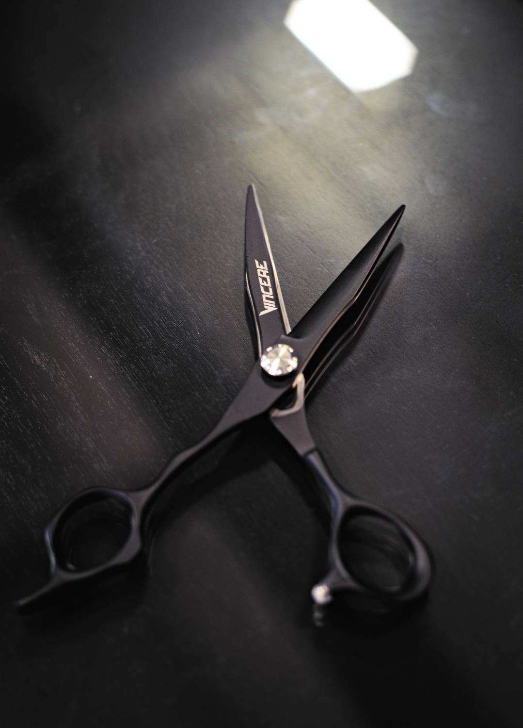 Vincere Hades Black Left Handed Scissors 6"