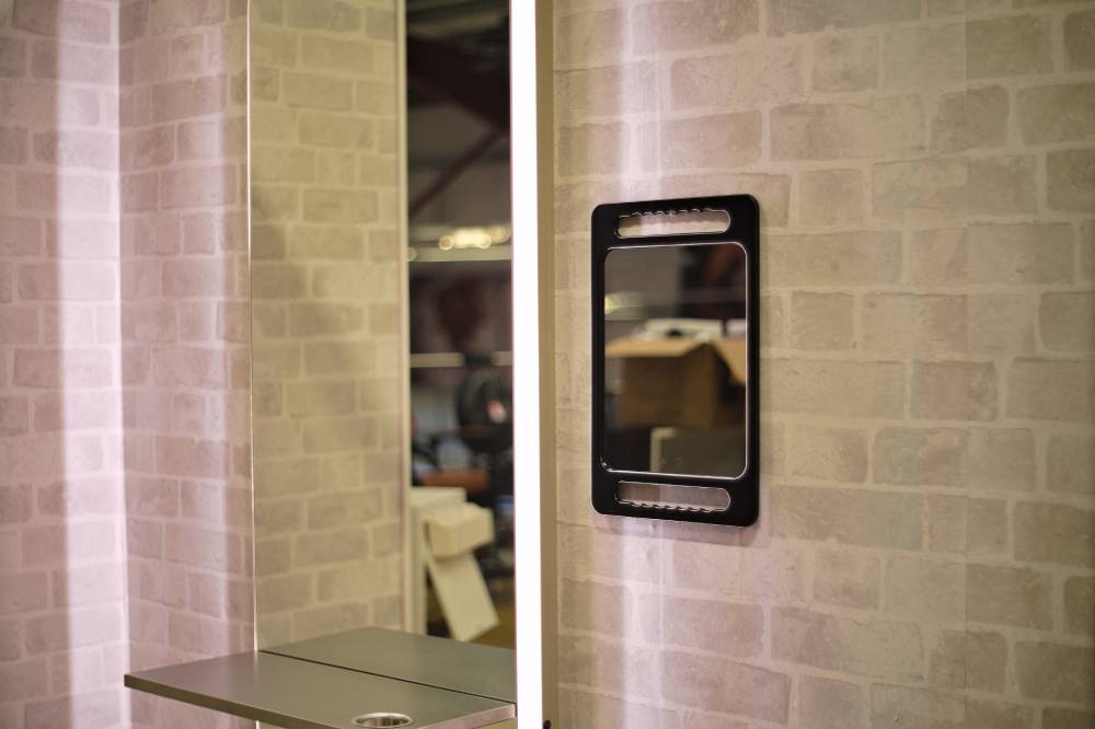 Hair Theory Back Mirror Black